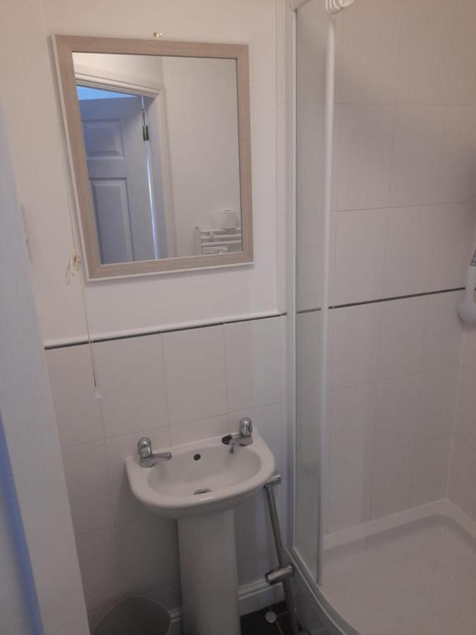 Penthouse Apartment Free Wi-Fi & Parking Occasional Bed Available Солихъл Екстериор снимка